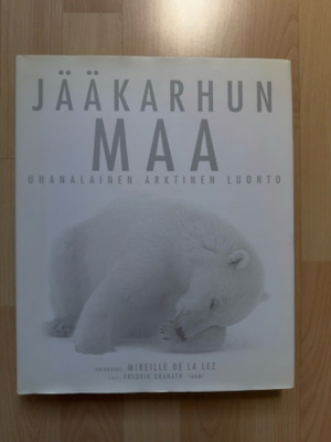 Jääkarhun maa kirja omistuskirjoituksella
