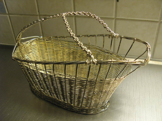 KAUNIS METALLINEN PATONKI / VIINIPULLOTELINE