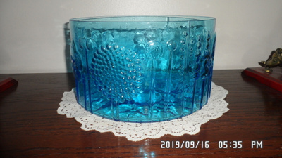 TOIKAN SUURIN, HALK. n. 24 CM OLEVA FLORA NUUTAJÄRVI