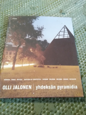 Olli Jalonen: Yhdeksän pyramidia