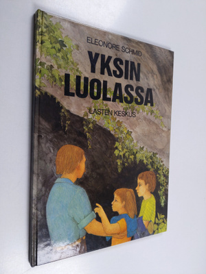Eleonore Schmid : Yksin luolassa