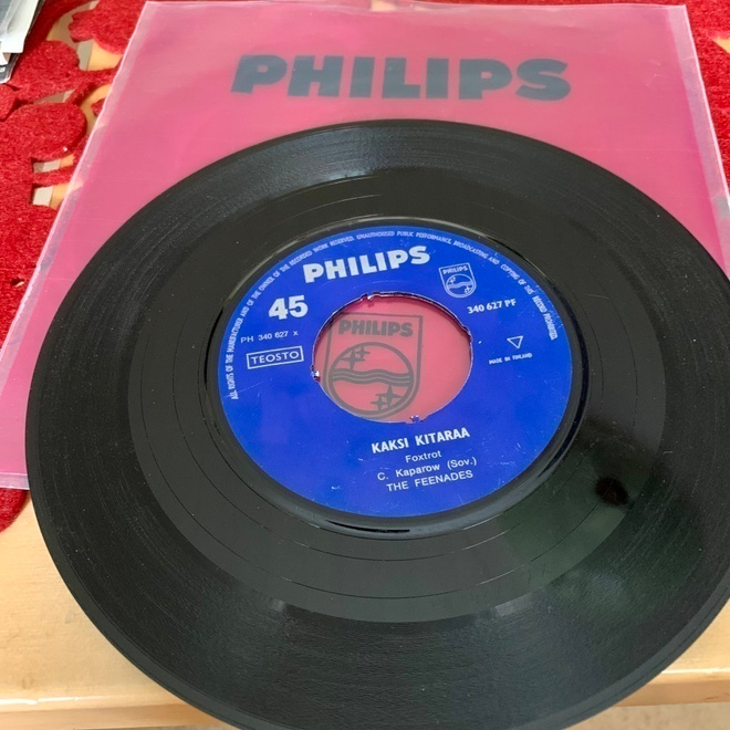THE FEENADES: Kaksi kitaraa * Ajomies. * FIN 1963