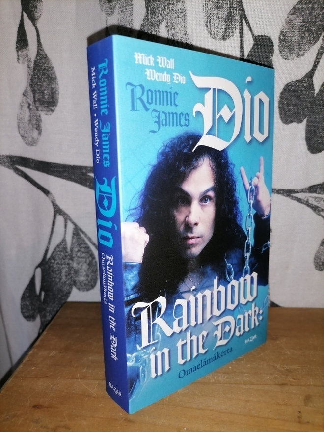 Ronnie James Dio - Omaelämäkerta - Rainbow in the Dark