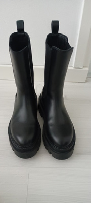 Calvin Klein Platform Chelsea boots ovh 179.90e 36