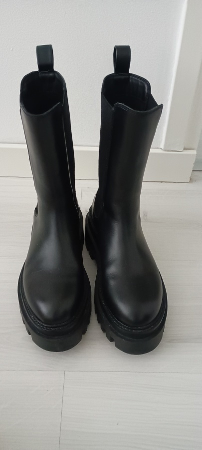Calvin Klein Platform Chelsea boots ovh 179.90e 36