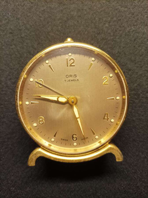 Oris pöytä/ herätyskello