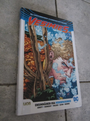 VESIMIES ; ENSIMMÄINEN OSA :DAN ABNETT
