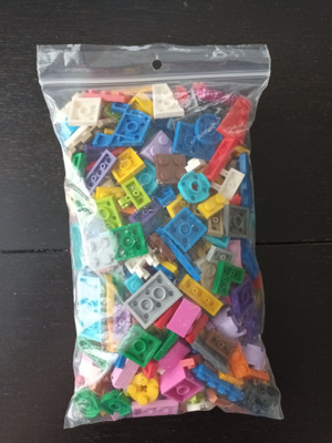 Pussillinen sekalaisia Legoja