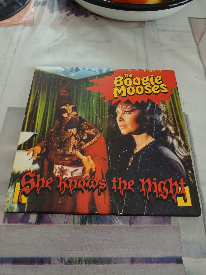The Boogie Mooses – She Knows The Night 7" SINGLE