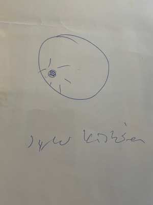 Jyrki Kiiskinen nimikirjoitus ja piirustus paperilla