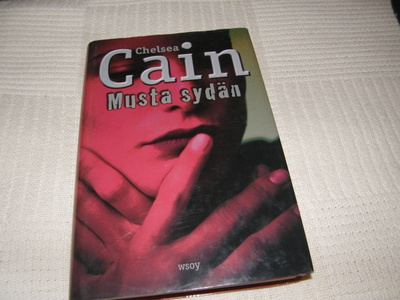 Chelsea Cain Musta sydän -sid