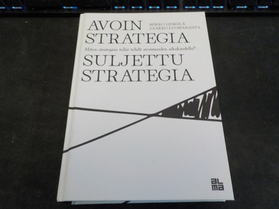 Avoin strategia Suljettu strategia