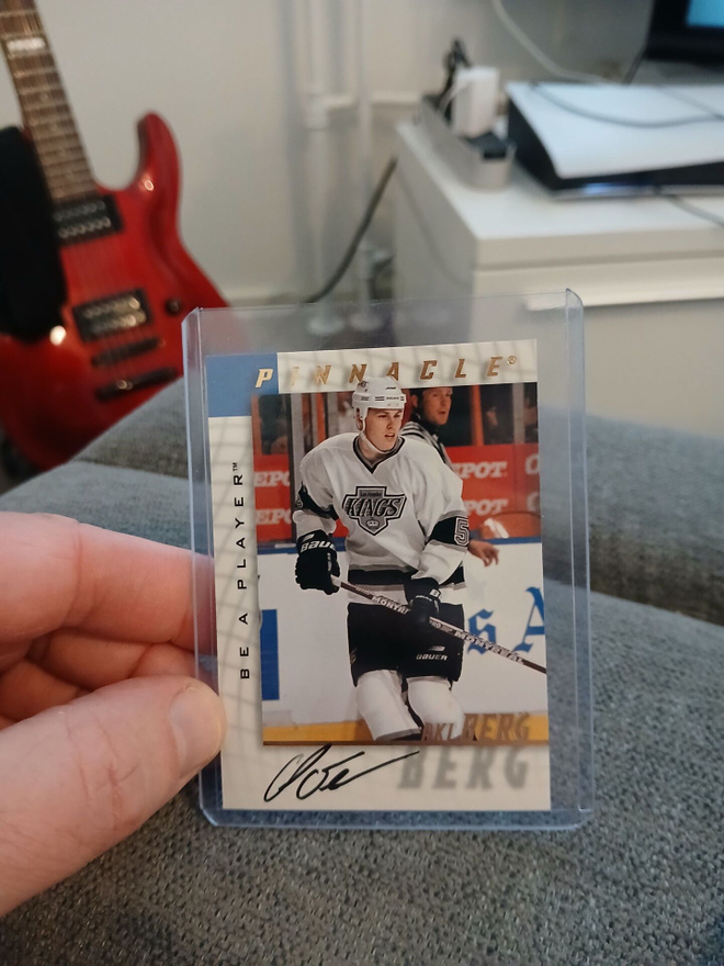 Aki Berg - be a player, Pinnacle autograph