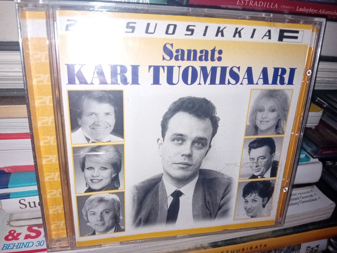 CD 20 SUOSIKKIA Sanat Kari Tuomisaari ( SIS POSTIKULU)