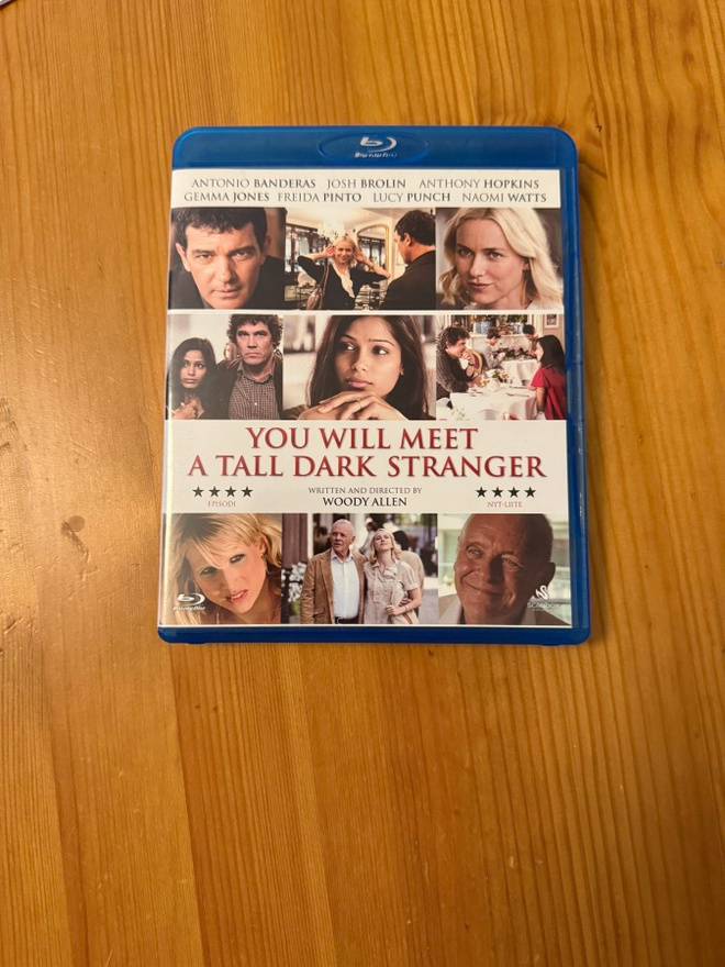 Tou will meet a tall dark stranger  blu-ray