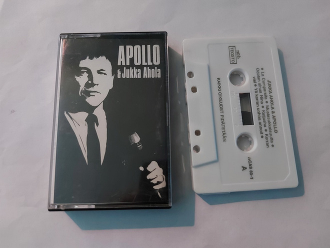 APOLLO & JUKKA AHOLA c-kasetti ( Hyvä kunto  )