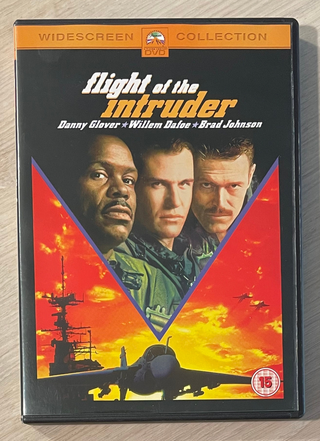 Paholaislentäjät (1990) Danny Glover & Willem Dafoe