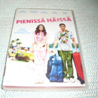 PIENISSÄ HÄISSÄ (Mena Suvari)*** - pikkukuva 1