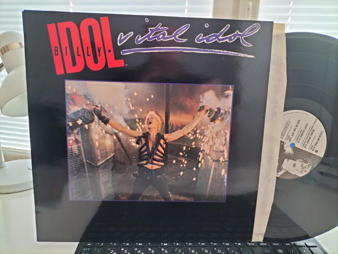 BILLY IDOL, Vital Idol, LP SCA -85 UPEA KUNTO !!