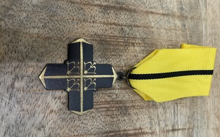 2.Divisioona muistoristi