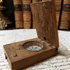 Signeerattu diptyykki -aurinkokello ja kompassi, 1800-luku - pikkukuva 4