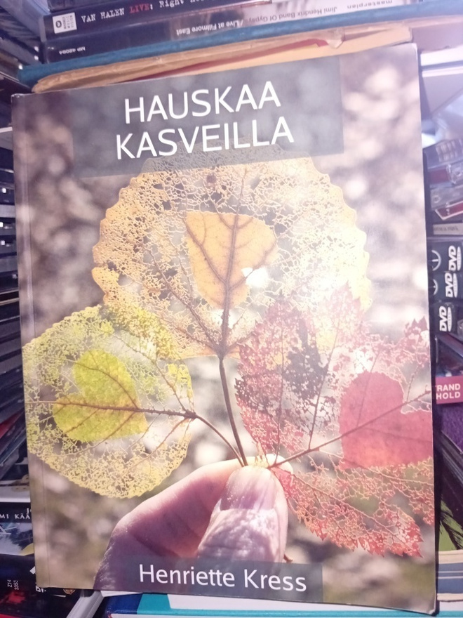 Kress : Hauskaa kasveilla ( SIS POSTIKULU  )