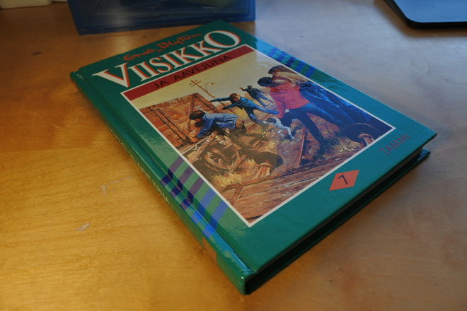 Enid Blyton: Viisikko ja aavejuna, sidottu, hyvä
