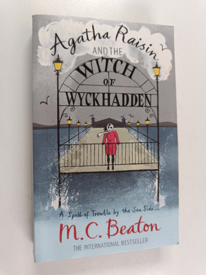 M. C. Beaton : Agatha Raisin and the Witch of Wyckhadden