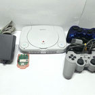 Psone konsoli + 2 ohjainta + muistikortti - pikkukuva 1