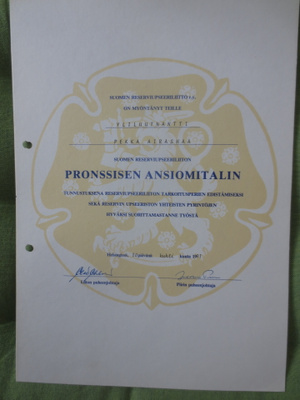 Reservi Upseerien Pronssisen Ansiomitalin Myöntökirja