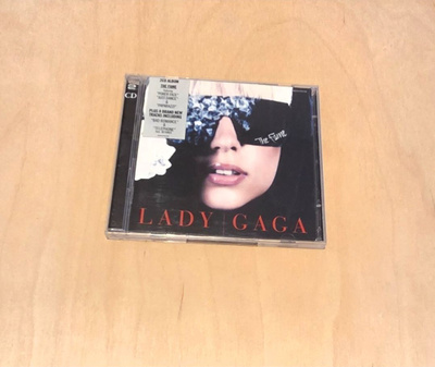 Lady Gaga, The Fame Monster (Deluxe Edition)