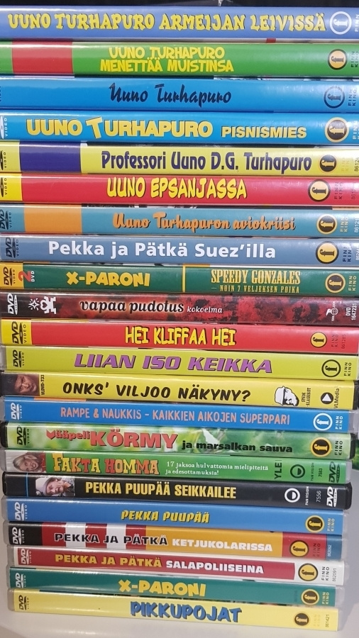 Kotimaisia uuno turhapuroa ym  -DVD
