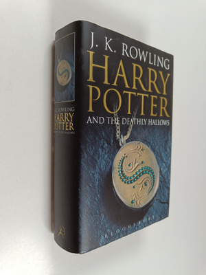 J. K. Rowling : Harry Potter and the deathly hallows