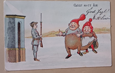 Joulutonttu ja -muori ohittavat vartiosotilaan, p. 1905