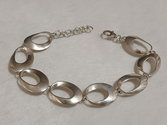 Design hopea Open Circle and Oval Link rannekoru GHA 925