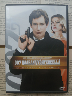 007 vaaran vyöhykkeellä (2 DVD)