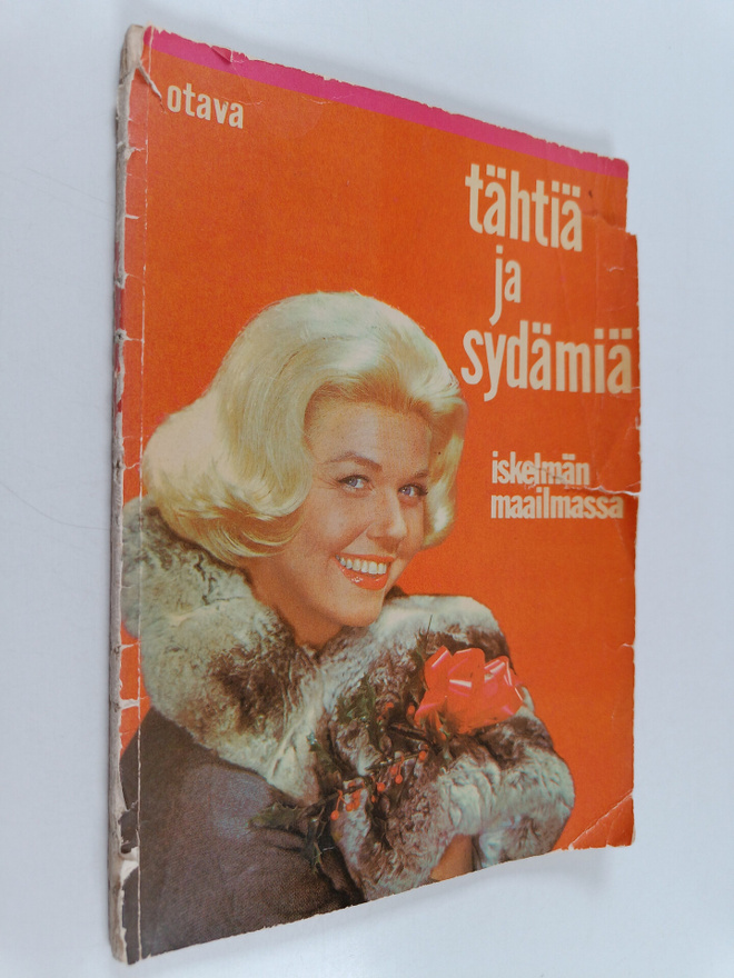 Kirsti Jaantila : Tähtiä ja sydämiä iskelmän maailmassa