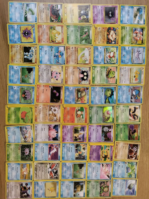 Suuri kokoelma 50kpl. Pokemon kortteja