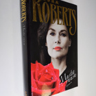 Nora Roberts : Musta ruusu - pikkukuva 1