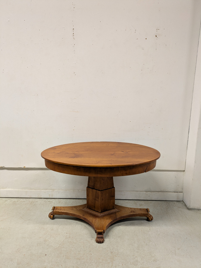 Vanha Biedermeier pöytä