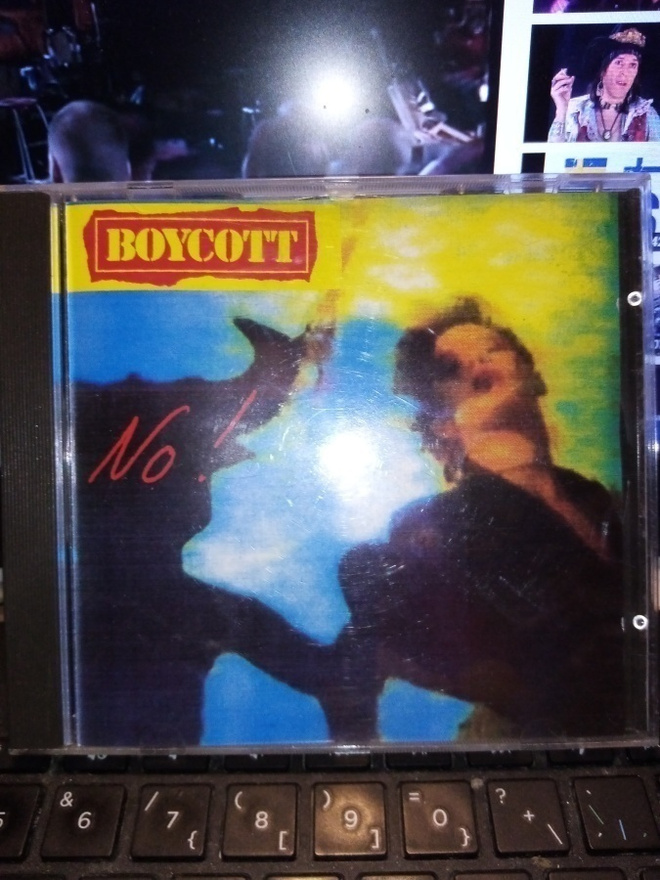 CD : BOYCOTT  :  NO! ( SIS POSTIKULUT)