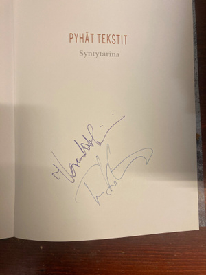 SIGNEERATTU/VESA-MATTI LOIRI/PYHÄT TEKSTIT
