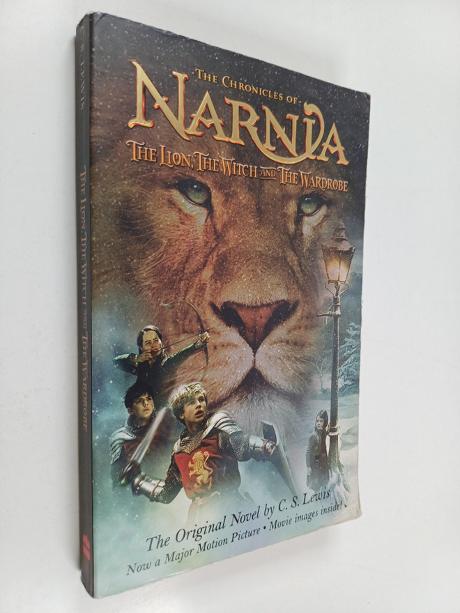 C. S. Lewis : The Lion, the witch and the wardrobe