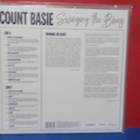 COUNT BASIE - SWINGING THE BLUES M/M FRA 2019 LP - pikkukuva 2