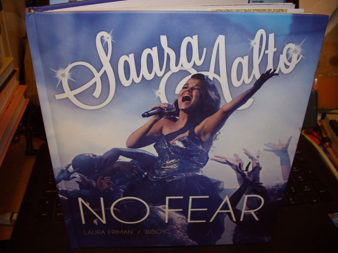 Saara Aalto :  NO FEAR ( 1 p. 2017 ) Sis. postikulun