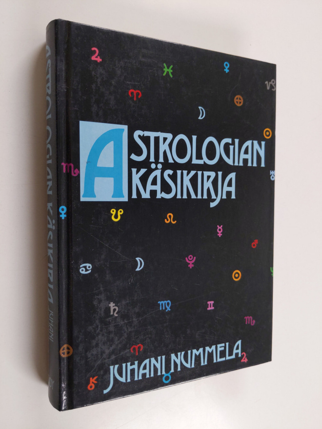 Juhani Nummela : Astrologian käsikirja