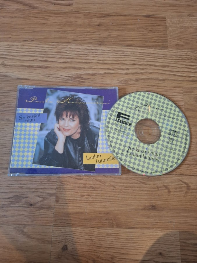 Paula Koivuniemi-Se Kesäni Mun/Laulun Laitumille