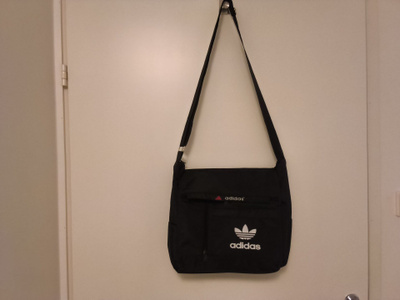 OLKALAUKKU / "POSTILAUKKU" • ADIDAS