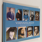 Kaija Santaholma : Vaivaisukot : tummatukka ja kirkonäijät - pikkukuva 1