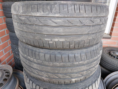 KESÄRENKAAT 225/55R17 Bridgestone (2 kpl)